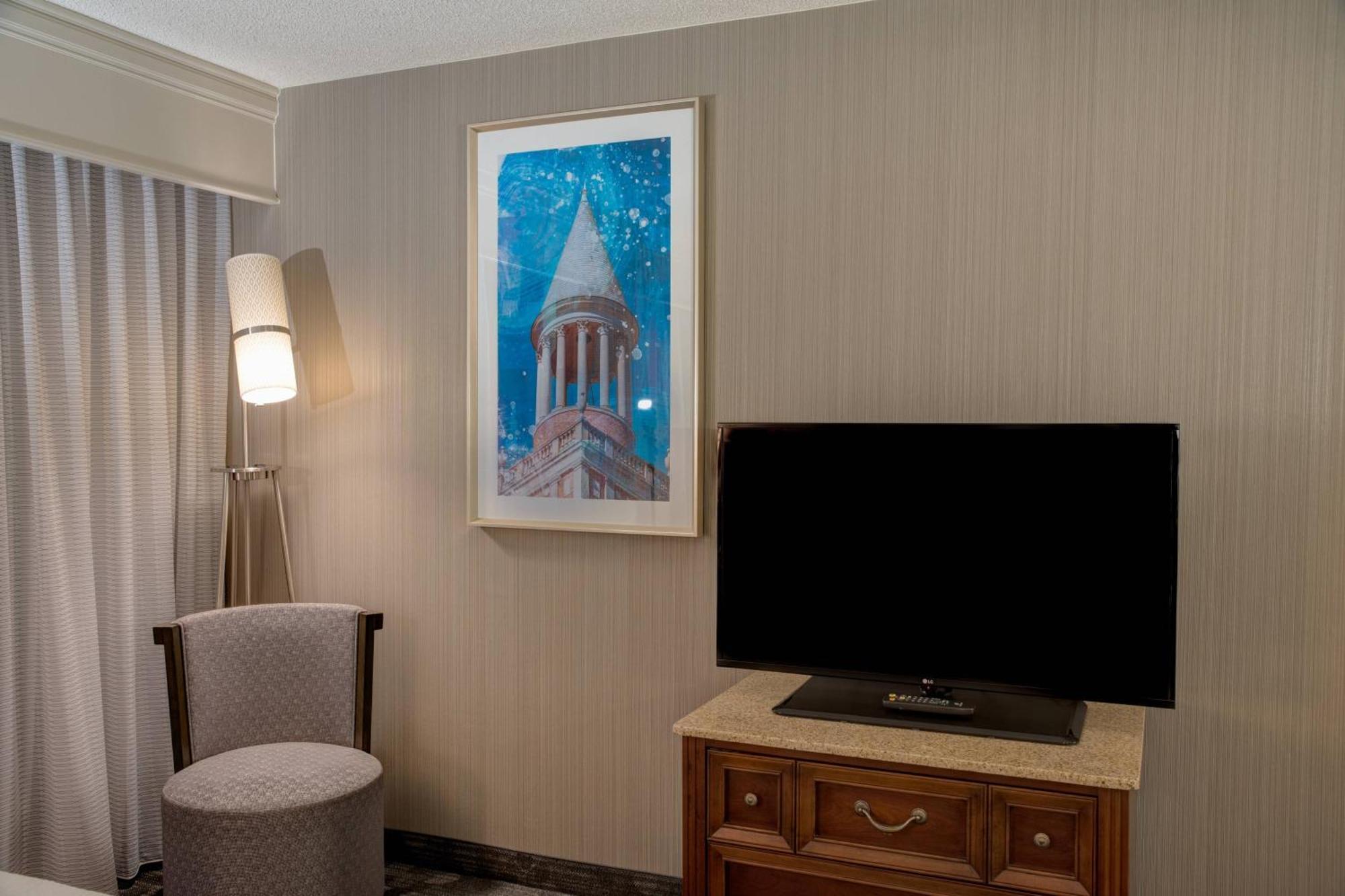 Courtyard Chapel Hill Hotel Екстериор снимка