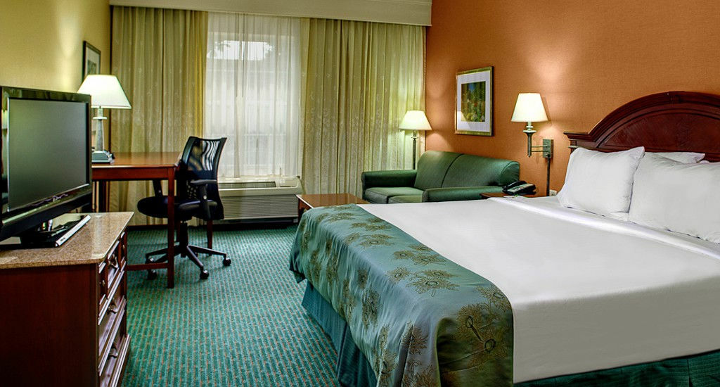 Courtyard Chapel Hill Hotel Екстериор снимка